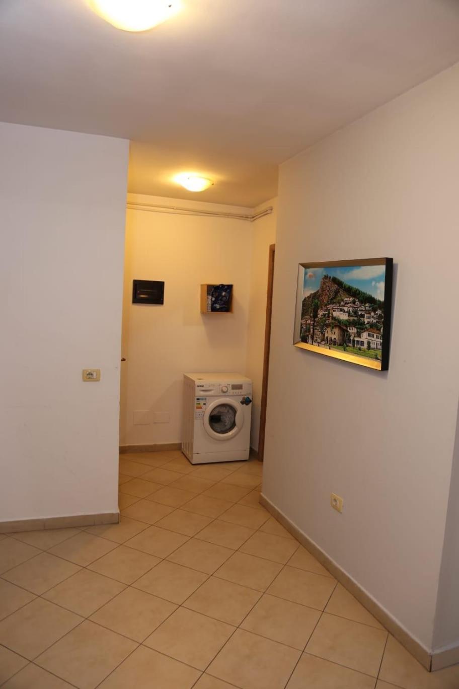 Ergi'S Host Apartment Tirana Kültér fotó